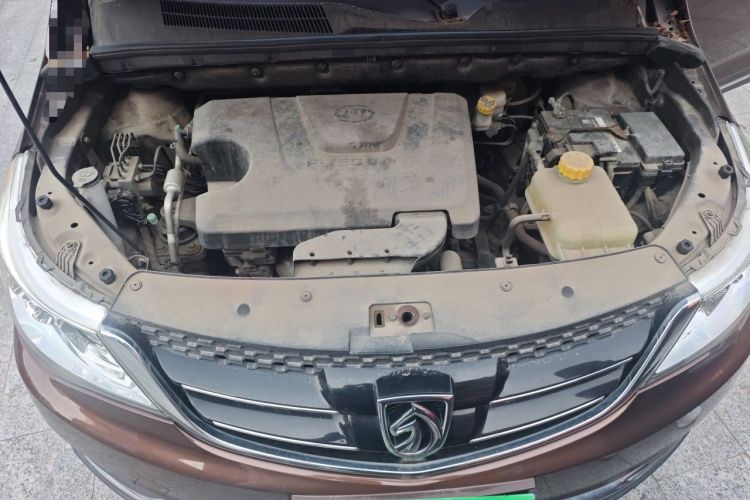 Used Baojun 730 2016 1.5L Manual Comfort Version 7 Seats China V Emission Standard Engine Bay