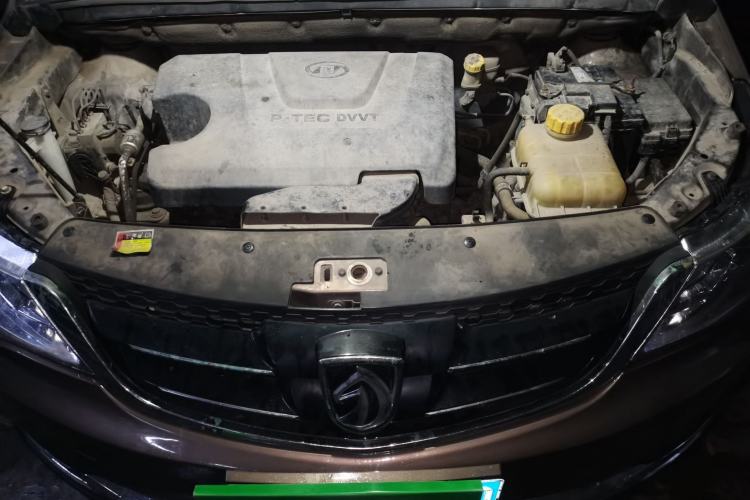 Used Baojun 730 2016 1.5L Manual Comfort Version 7 Seats China V Emission Standard Engine Bay
