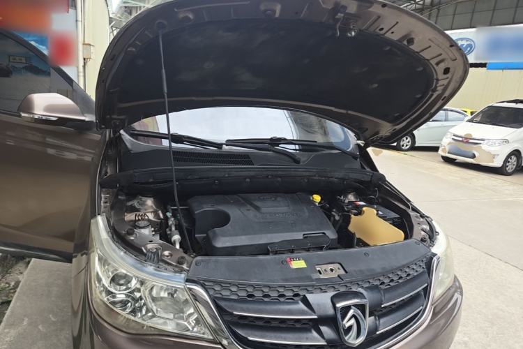 Used Baojun 730 2016 1.5L Manual Comfort Version 7 Seats China V Emission Standard Engine Bay
