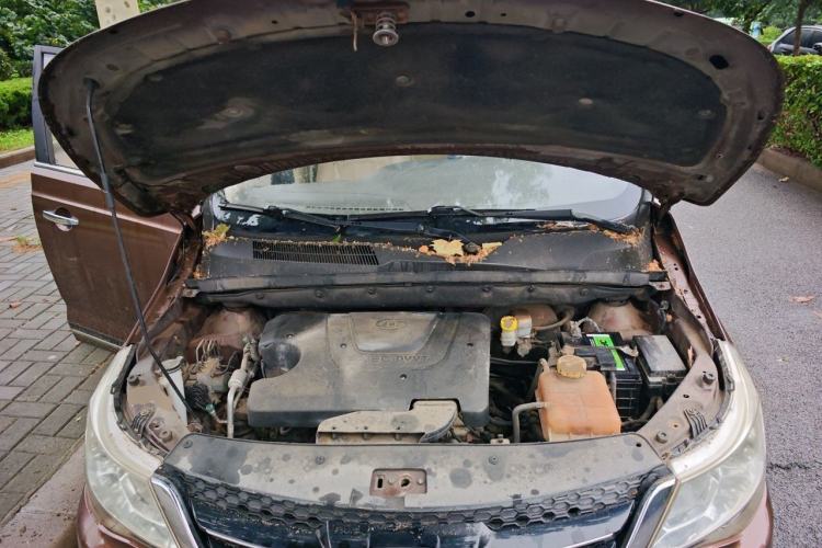 Used Baojun 730 2016 1.5L Manual Comfort Version 7 Seats China V Emission Standard Engine Bay