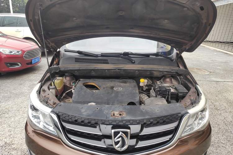 Used Baojun 730 2016 1.8L iAMT Comfort Version 7 Seats Engine Bay