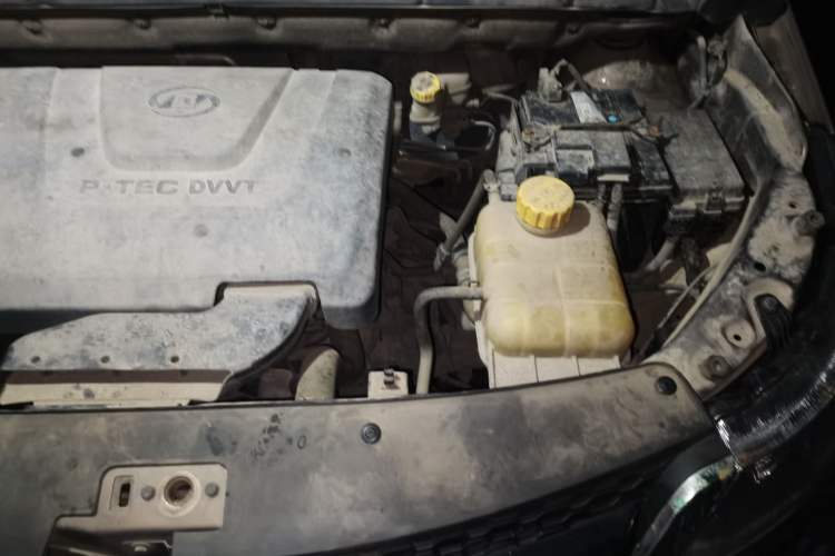 Used Baojun 730 2016 1.5L Manual Comfort Version 7 Seats China V Emission Standard Engine Bay Left