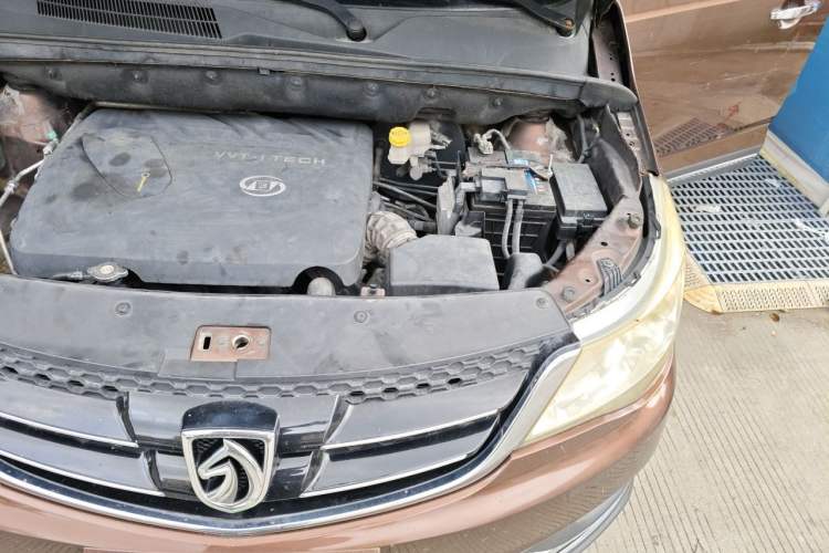 Used Baojun 730 2016 1.8L iAMT Luxury Model 7 Seats Engine Bay Left