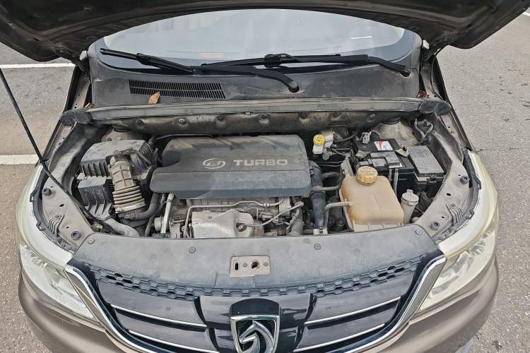 Used Baojun 730 2016 1.5T Manual Luxury Edition 7 Seats Engine Bay