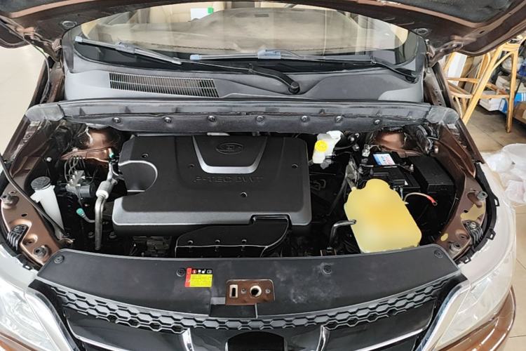 Used Baojun 730 2016 1.5L Manual Comfort Version 7 Seats China V Emission Standard Engine Bay