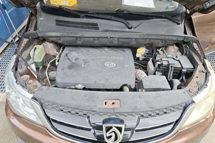 Used Baojun 730 2016 1.8L iAMT Luxury Model 7 Seats Engine Bay