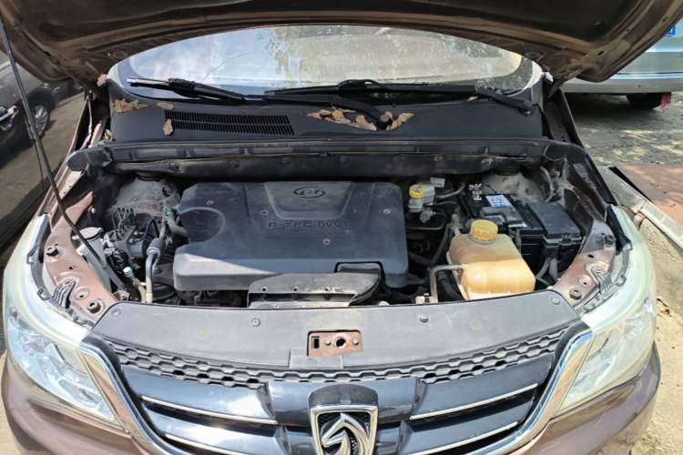 Used Baojun 730 2016 1.5L Manual Comfort Version 7 Seats China V Emission Standard Engine Bay