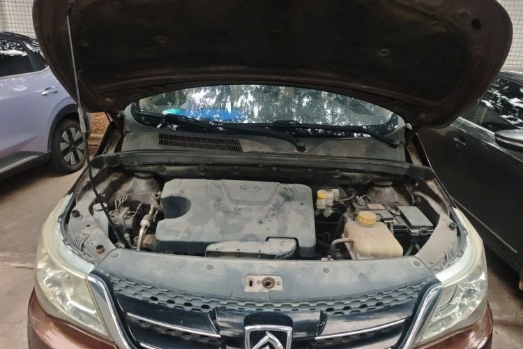 Used Baojun 730 2016 1.5L Manual Comfort Version 7 Seats China V Emission Standard Engine Bay