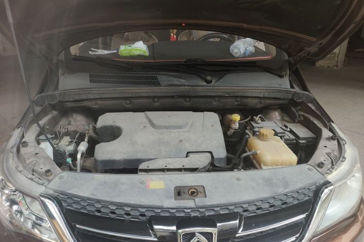 Used Baojun 730 2016 1.5L Manual Comfort Version 7 Seats China V Emission Standard Engine Bay