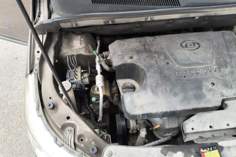 Used Baojun 730 2016 1.5L Manual Standard Version 7 Seats Engine Bay Right