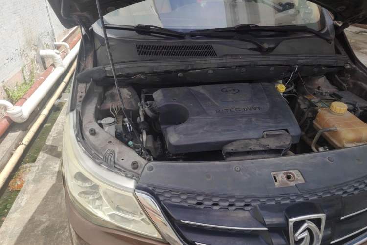 Used Baojun 730 2016 1.5L Manual Comfort Version 7 Seats China V Emission Standard Engine Bay Right