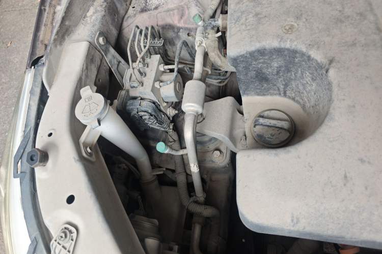 Used Baojun 730 2016 1.5L Manual Comfort Version 7 Seats China V Emission Standard Engine Bay Right