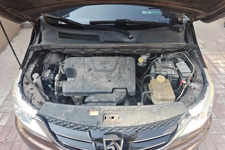 Used Baojun 730 2016 1.5L Manual Comfort Version 7 Seats China V Emission Standard Engine Bay