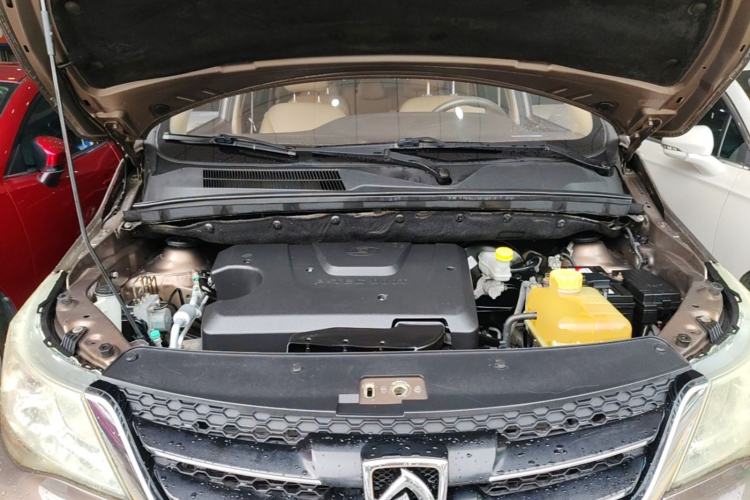 Used Baojun 730 2016 1.5L Manual Comfort Version 7 Seats China V Emission Standard Engine Bay