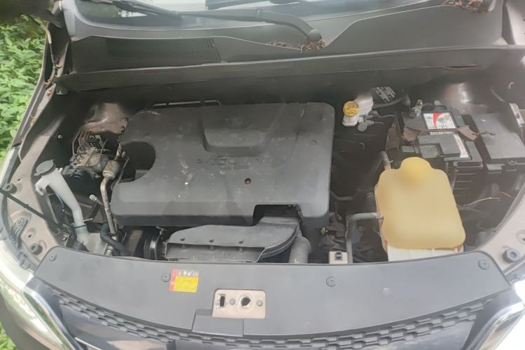 Used Baojun 730 2016 1.5L Manual Standard Version 7 Seats Engine Bay