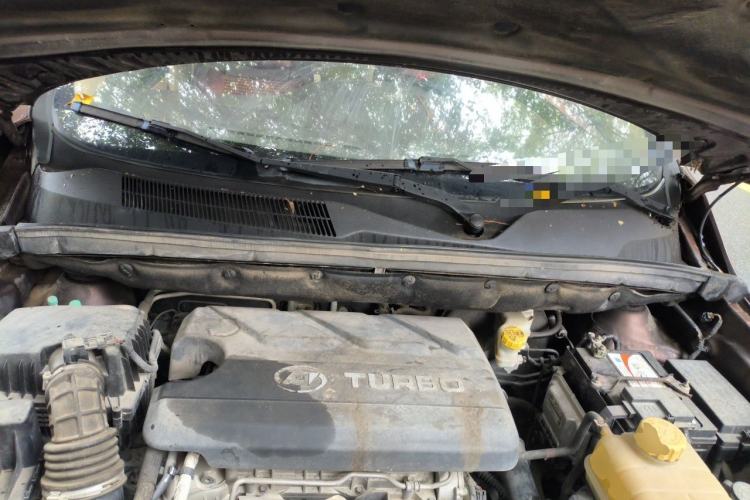 Used Baojun 730 2016 1.5T Manual Standard Version 7 Seats Engine Bay
