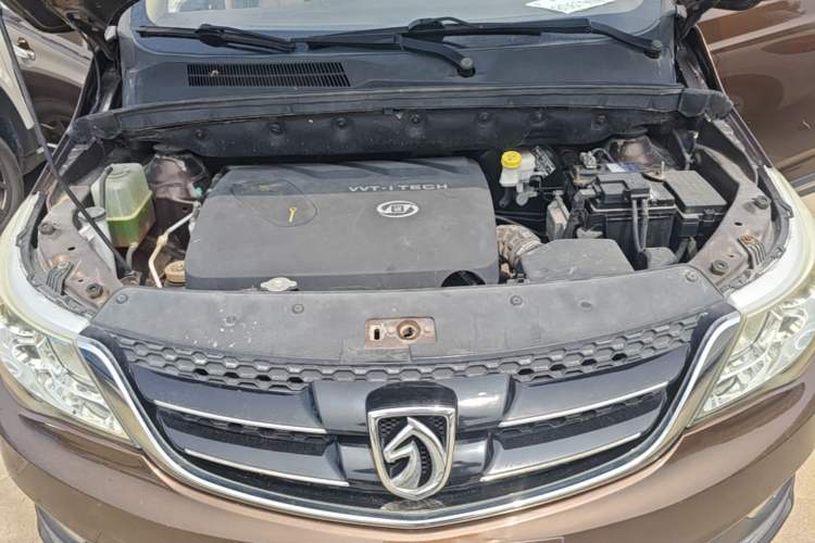 Used Baojun 730 2016 1.8L iAMT Luxury Model 7 Seats Engine Bay