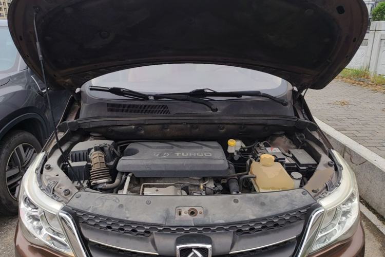 Used Baojun 730 2016 1.5T Manual Luxury Edition 7 Seats Engine Bay