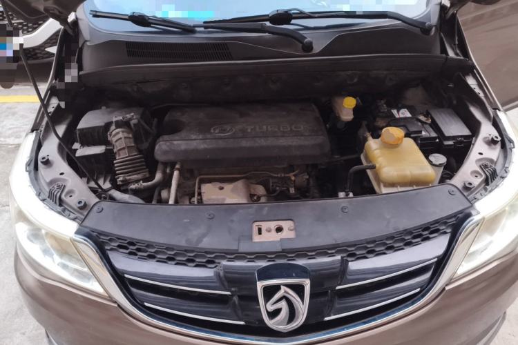 Used Baojun 730 2016 1.5T Manual Comfort Version 7 Seats Engine Bay