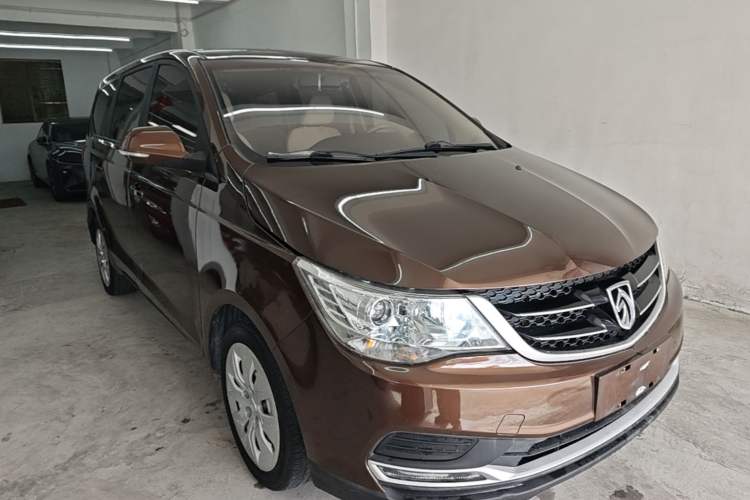 Used Baojun 730 2016 1.5L Manual Standard Version 7 Seats Exterior 1