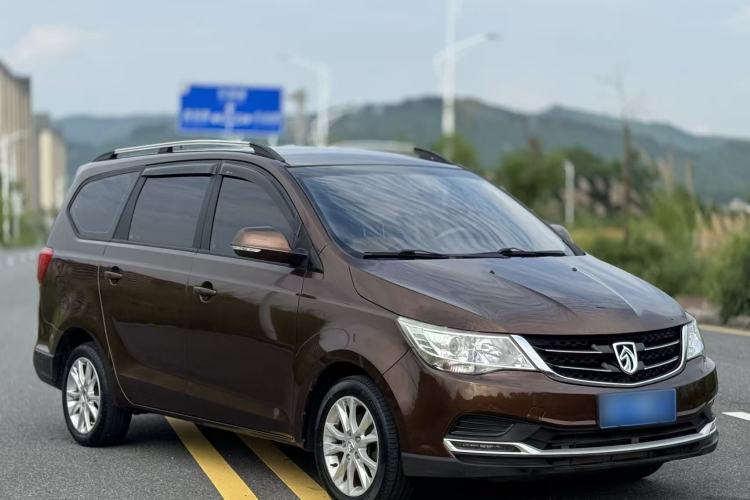Used Baojun 730 2016 Revised 1.5L Manual Standard Version 7 Seats China V Emission Standard Exterior 1