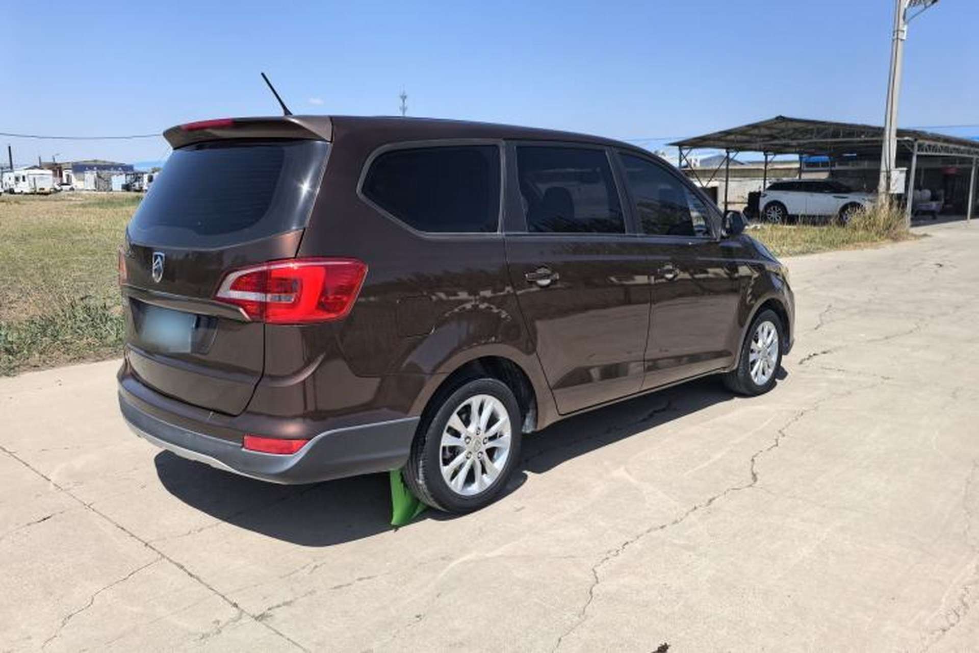 Used Baojun 730 2016 1.5L Manual Standard Version 7 Seats Exterior 6