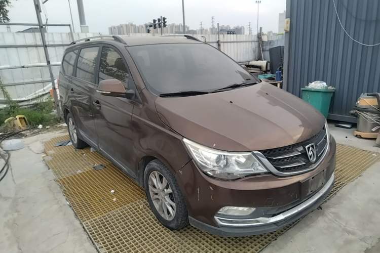 Used Baojun 730 2016 1.5T Manual Standard Version 7 Seats Front Right 45 Deg