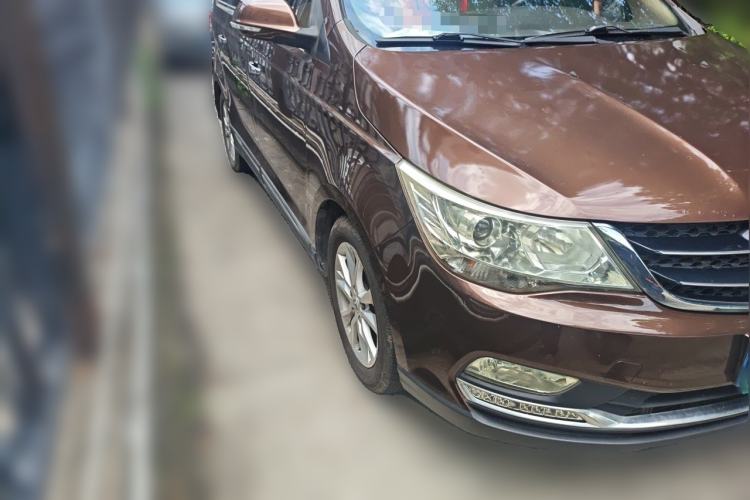 Used Baojun 730 2016 1.5T Manual Luxury Edition 7 Seats Front Right 45 Deg