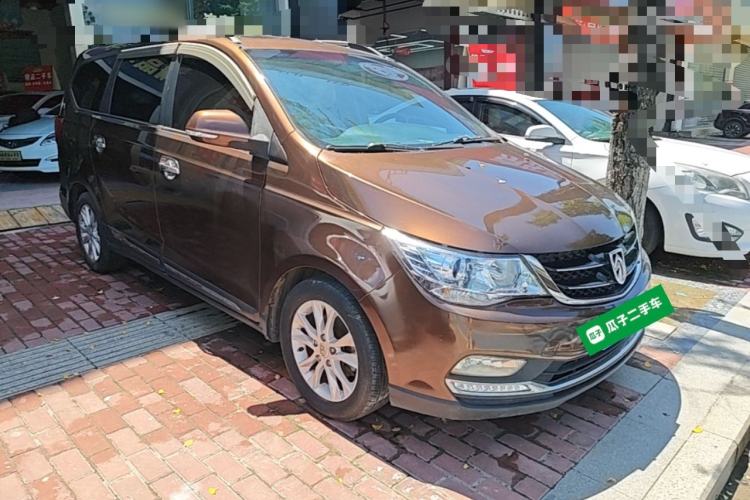 Used Baojun 730 2016 1.8L iAMT Luxury Model 7 Seats Front Right 45 Deg