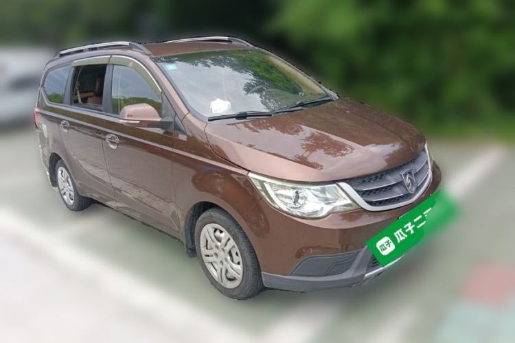 Used Baojun 730 2016 1.5L Manual Value Edition 7 Seats China V Emission Standard Front Right 45 Deg