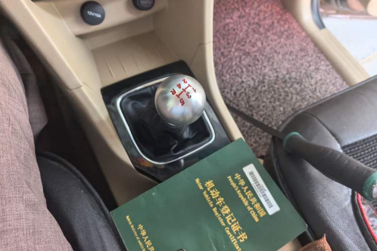 Used Baojun 730 2016 1.5L Manual Comfort Version 7 Seats China V Emission Standard Gear Lever