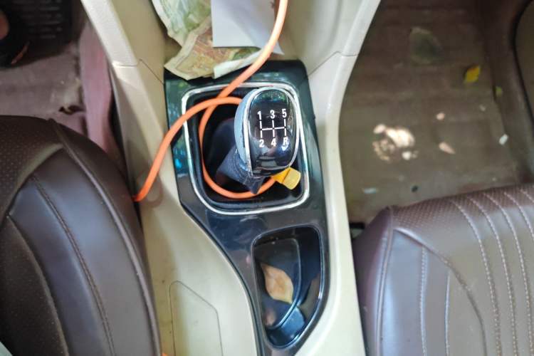 Used Baojun 730 2016 1.5L Manual Comfort Version 7 Seats China V Emission Standard Gear Lever