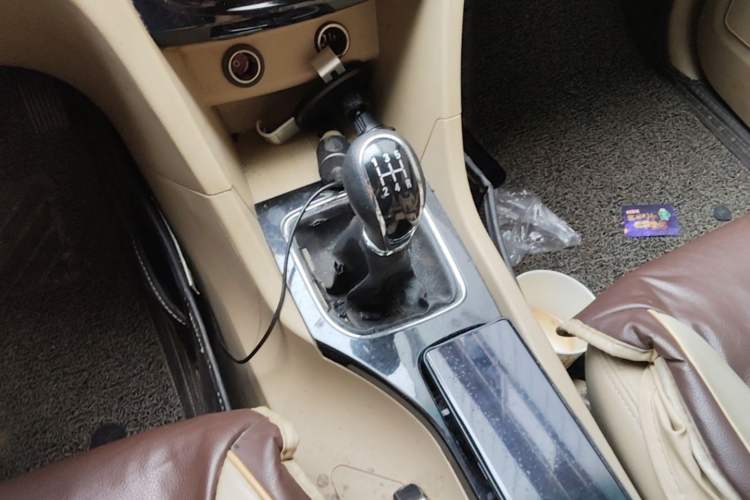 Used Baojun 730 2016 1.5L Manual Comfort Version 7 Seats China V Emission Standard Gear Lever