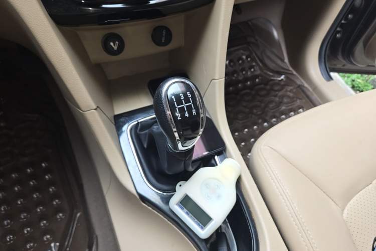 Used Baojun 730 2016 1.5L Manual Comfort Version 7 Seats China V Emission Standard Gear Lever