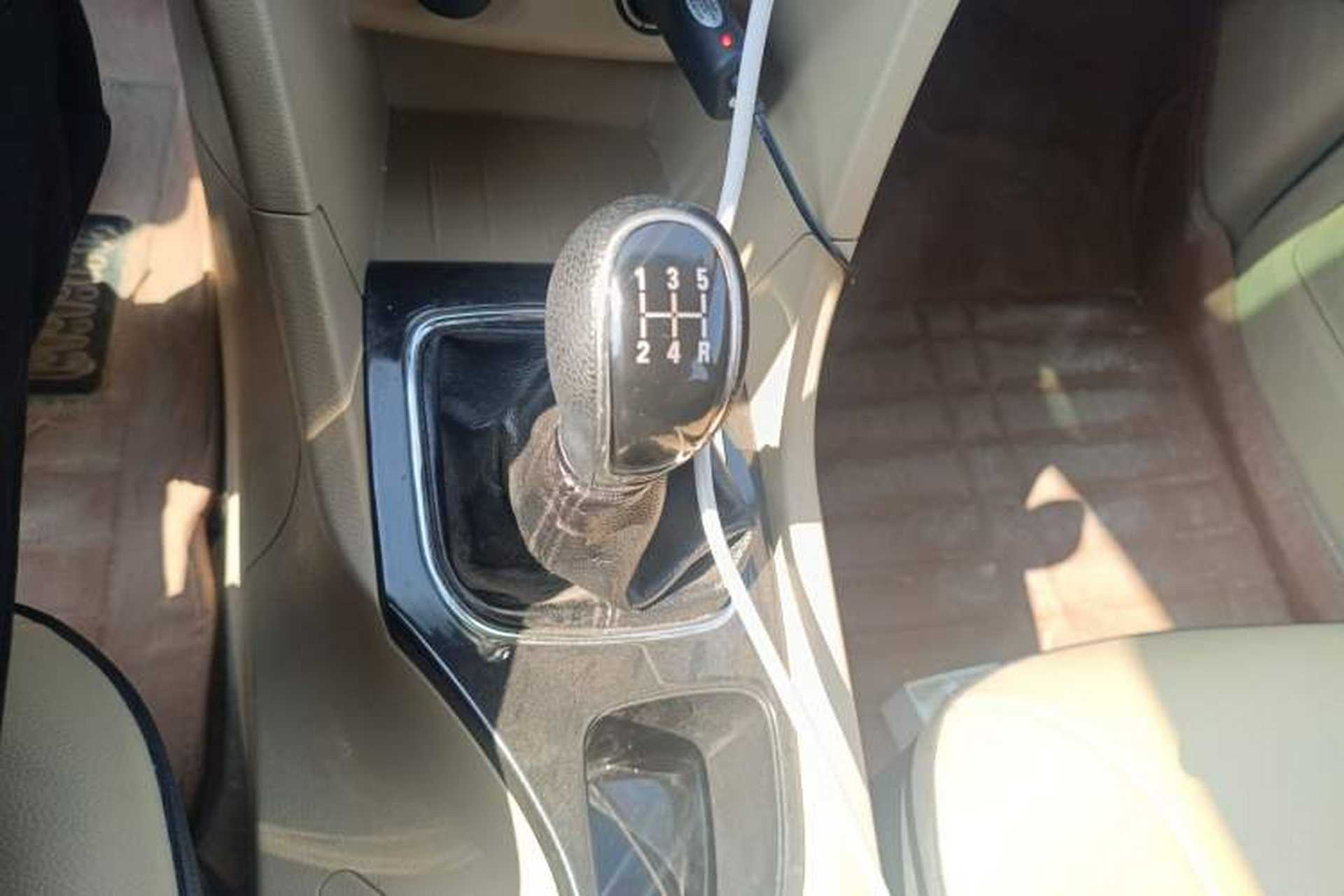 Used Baojun 730 2016 1.5L Manual Comfort Version 7 Seats China V Emission Standard Gear Lever