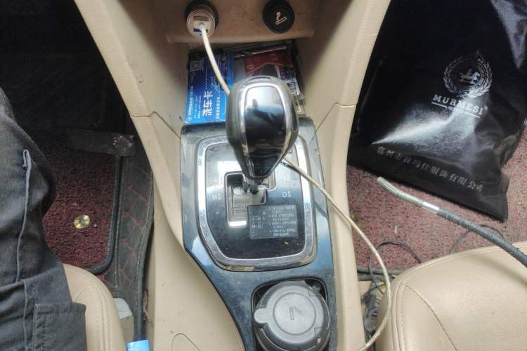 Used Baojun 730 2016 1.8L iAMT Luxury Model 7 Seats Gear Lever