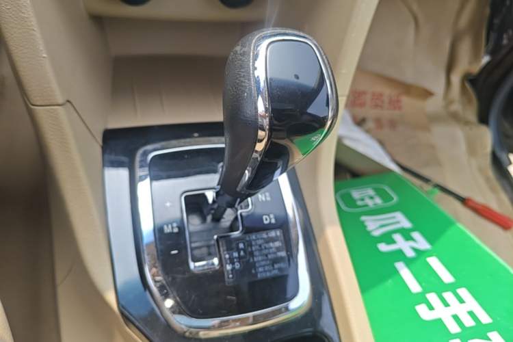Used Baojun 730 2016 1.8L iAMT Luxury Model 7 Seats Gear Lever