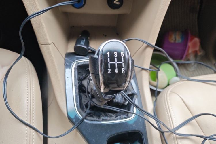 Used Baojun 730 2016 1.5L Manual Comfort Version 7 Seats China V Emission Standard Gear Lever