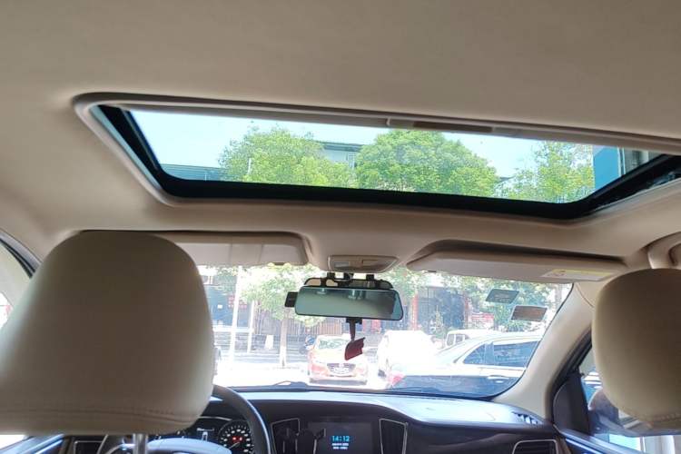 Used Baojun 730 2016 1.8L Manual Luxury Edition 7 Seats Headliner