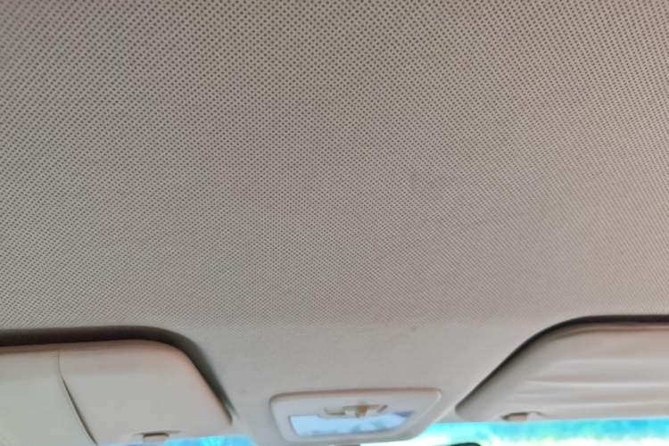 Used Baojun 730 2016 1.5L Manual Comfort Version 7 Seats China V Emission Standard Headliner