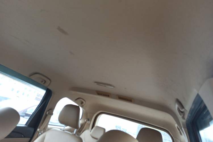 Used Baojun 730 2016 1.5T Manual Comfort Version 7 Seats Headliner