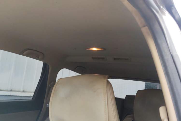 Used Baojun 730 2016 1.5L Manual Comfort Version 7 Seats China V Emission Standard Headliner