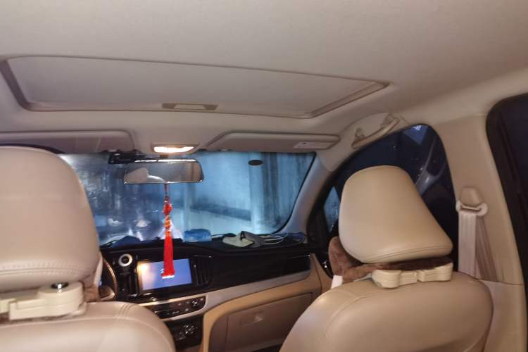 Used Baojun 730 2016 1.5T Manual Luxury Edition 7 Seats Headliner
