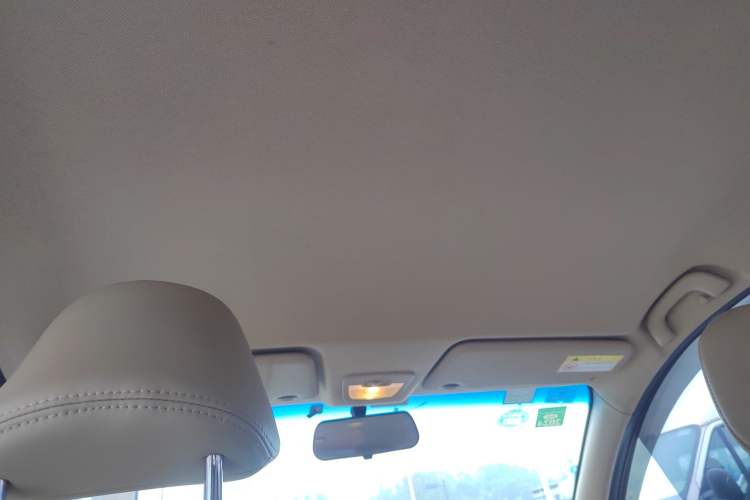 Used Baojun 730 2016 1.8L iAMT Comfort Version 7 Seats Headliner