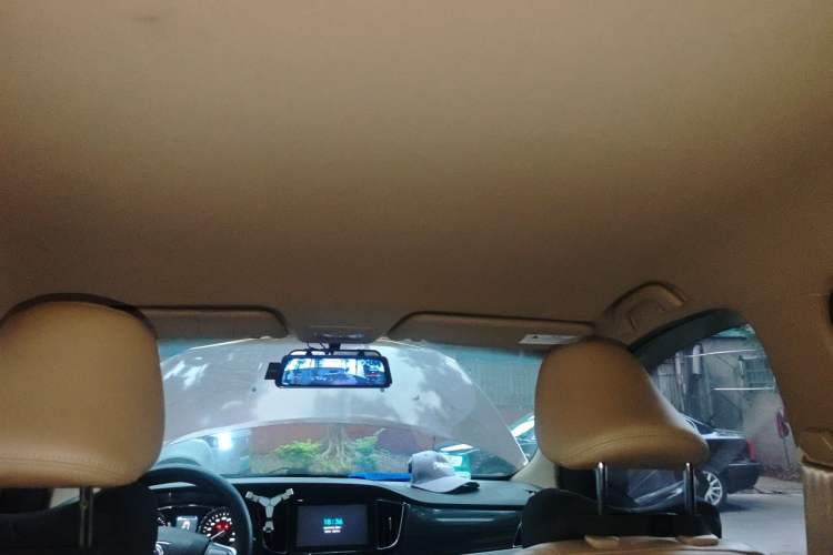 Used Baojun 730 2016 1.5L Manual Comfort Version 7 Seats China V Emission Standard Headliner