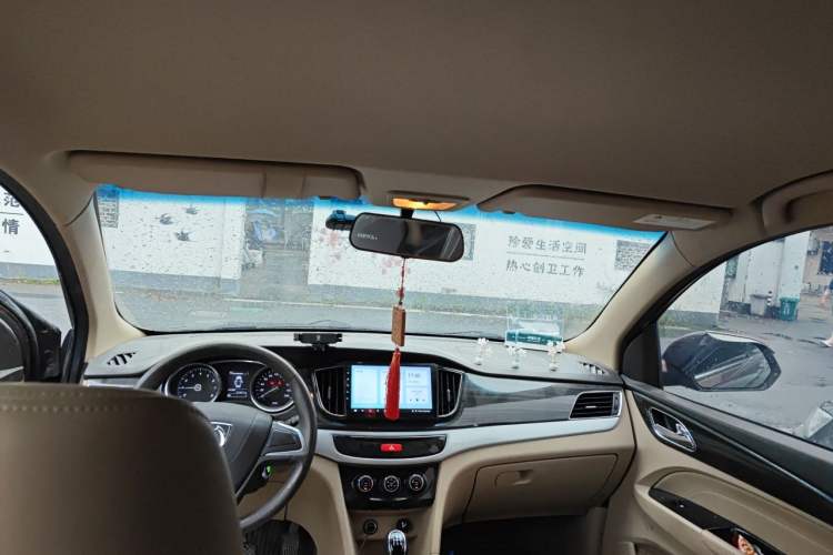 Used Baojun 730 2016 1.5L Manual Comfort Version 7 Seats China V Emission Standard Headliner