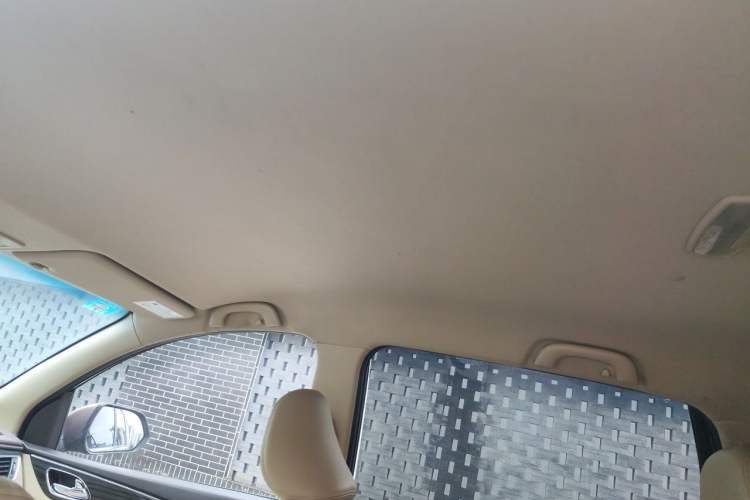 Used Baojun 730 2016 1.5L Manual Comfort Version 7 Seats China V Emission Standard Headliner