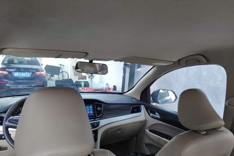 Used Baojun 730 2016 1.5T Manual Comfort Version 7 Seats Headliner