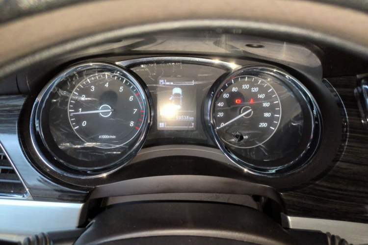 Used Baojun 730 2016 1.5T Manual Comfort Version 7 Seats Instrument Cluster