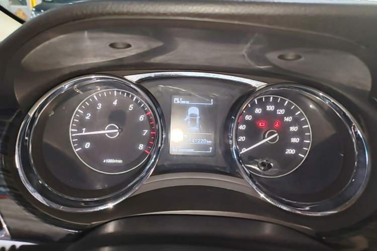 Used Baojun 730 2016 1.5L Manual Comfort Version 7 Seats China V Emission Standard Instrument Cluster